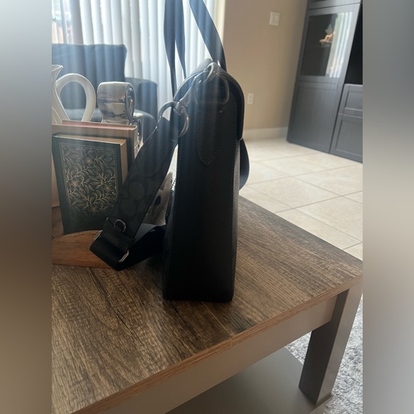 Coach Sullivan Portfolio Brief In Signature Canvas - Picture 5 of 8